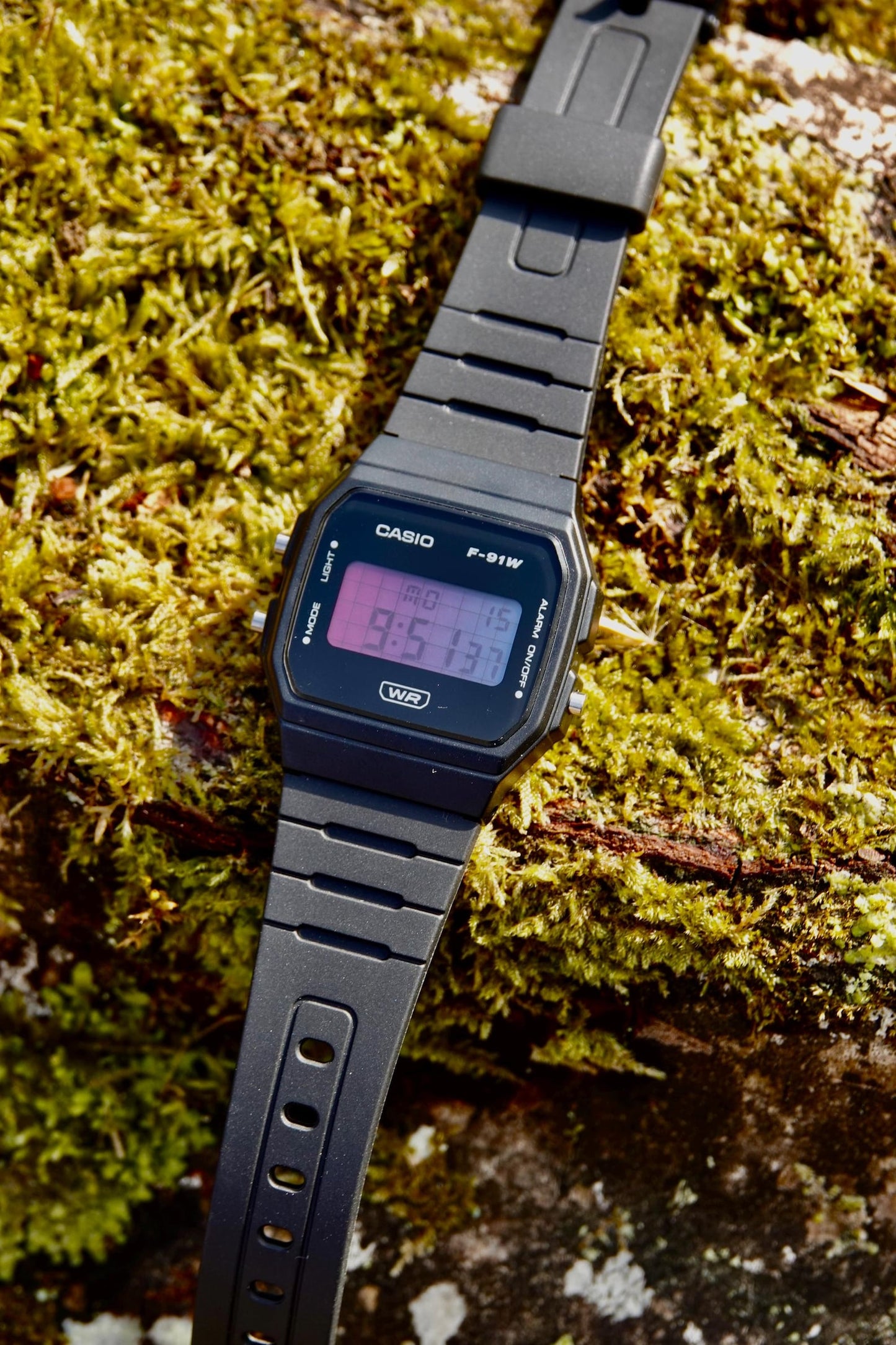 Vaporwave F-91 - Modified Casio Watch