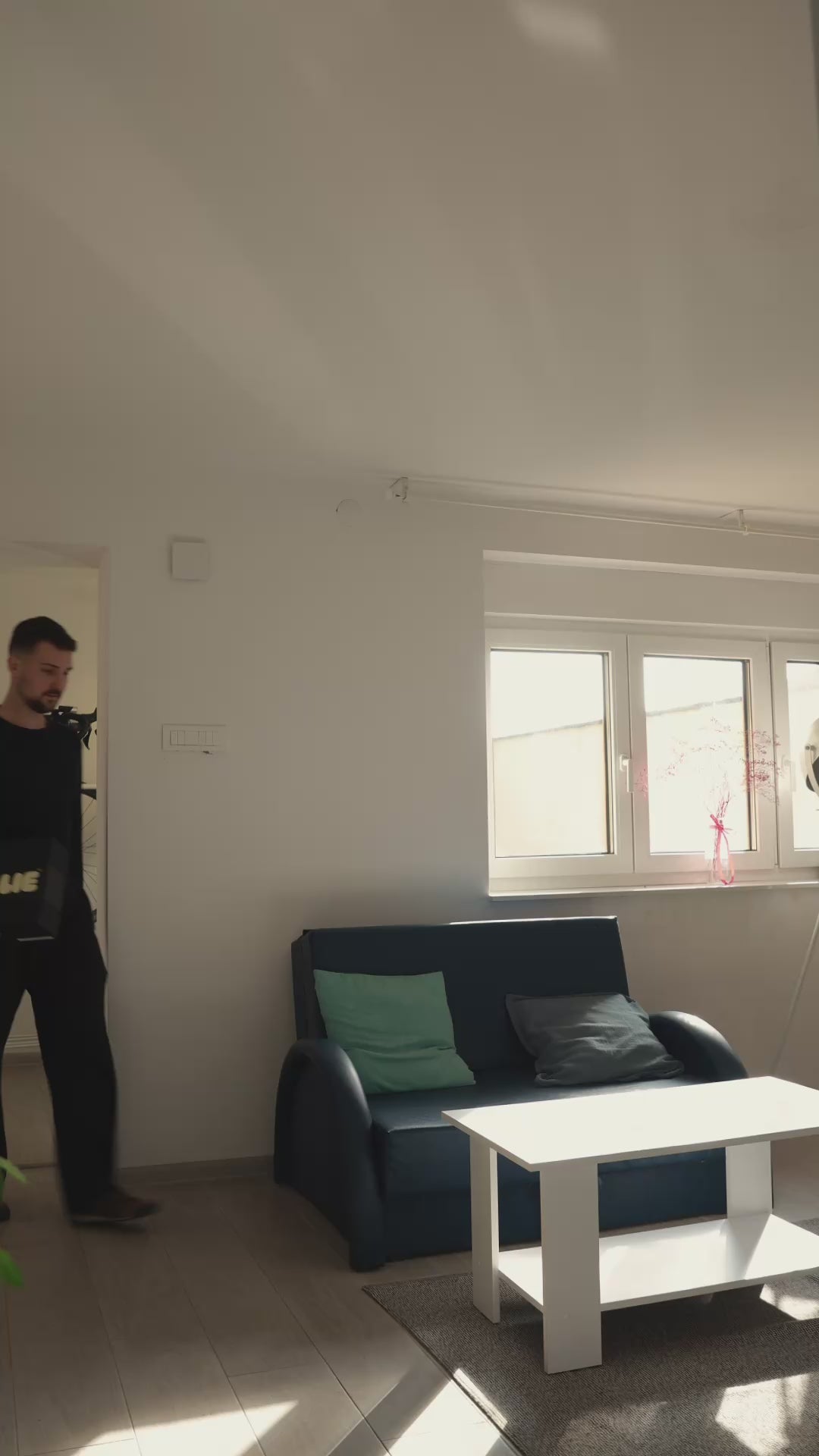 Load video: All that you get whe you buy URA Wallie clock. Unboxing and stickers.